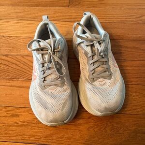 Hoka Bondi size 9